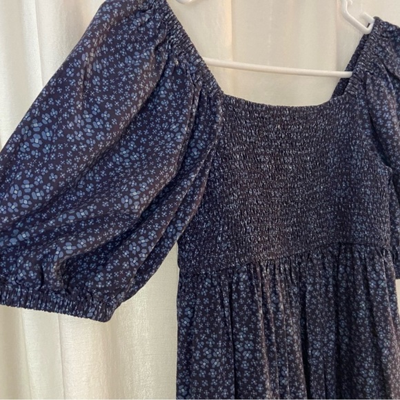 GAP Adorable Kids Puff Sleeve Smocked Navy Blue Kids Dress Size Medium (8) - Picture 5 of 10